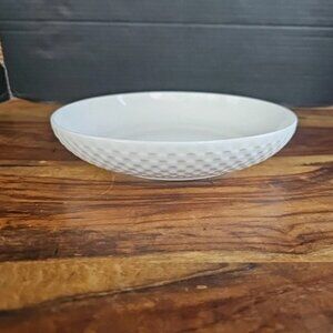 La Rochelle 9" Pasta or Salad Bowl White Lattice Or Basket Weave Porcelain EUC